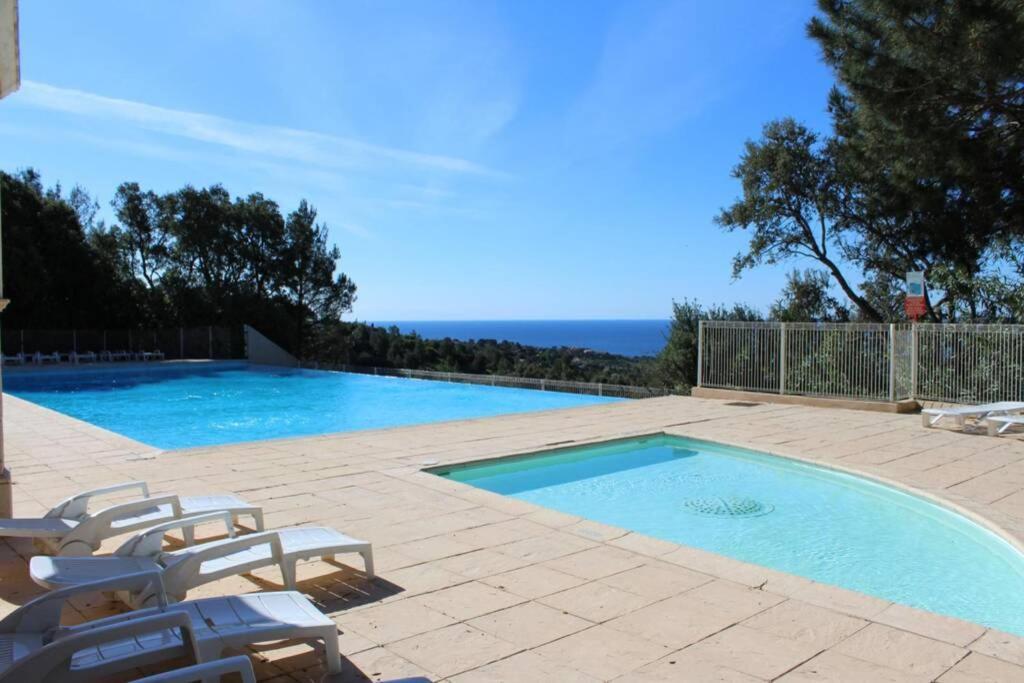 Tres Bel Appartement T3 Avec Splendide Vue Mer レ・ズィサンブル エクステリア 写真