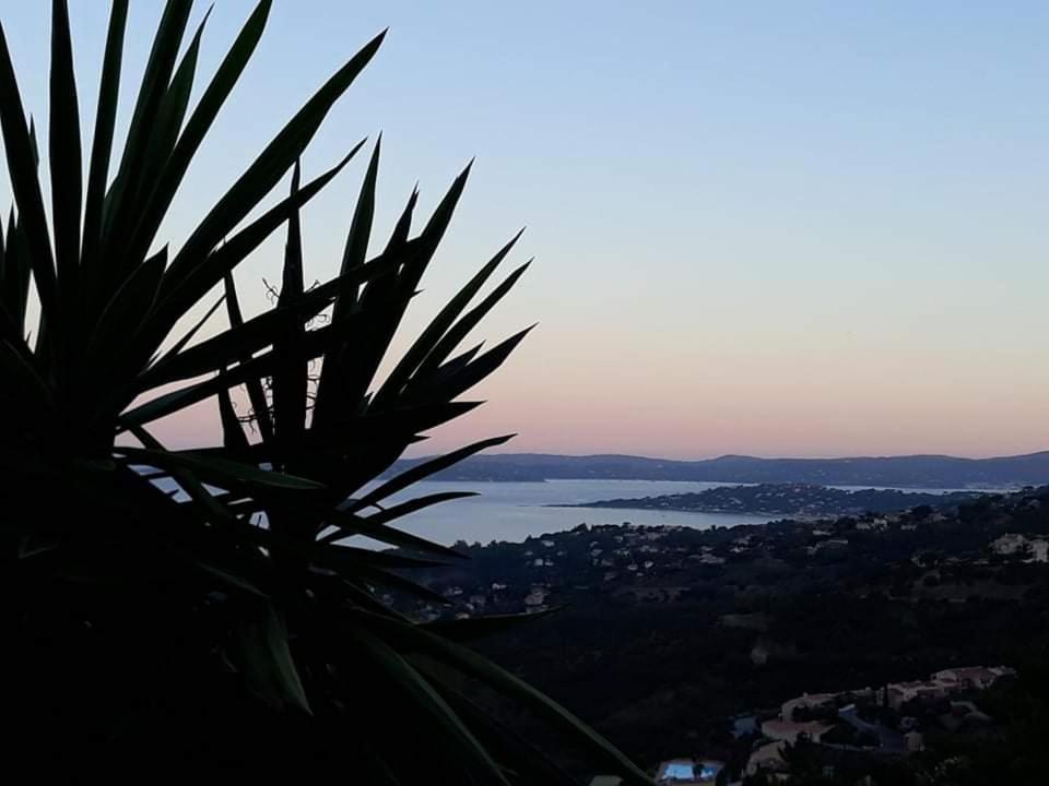 Tres Bel Appartement T3 Avec Splendide Vue Mer レ・ズィサンブル エクステリア 写真